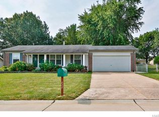 222 Bentwood Ln, Saint Peters, MO 63376
