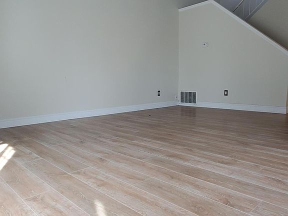 4th image of 2279 Lusardi Dr