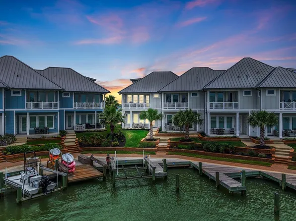 292 Reserve Ln #201, Rockport, TX 78382