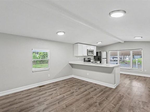 5th image of 212 KAYLOR DRIVE
