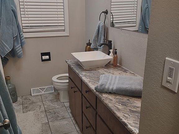 2nd image of 1415 W 14th St