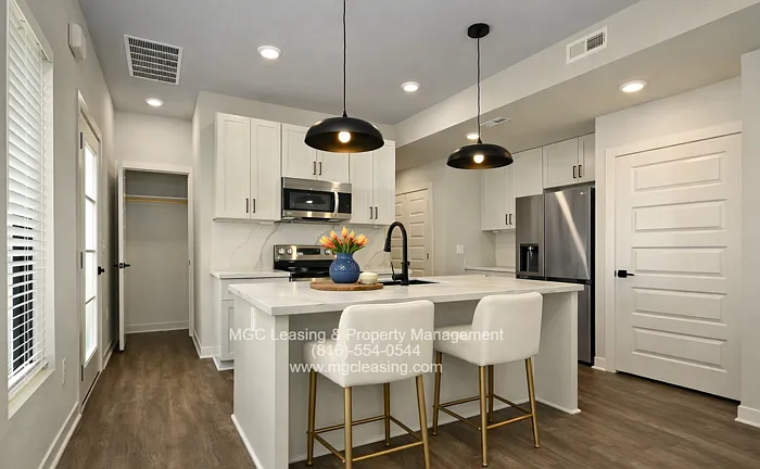 3 bed, 2.5 bath, 1390 sqft, $2,095 — Photo 2