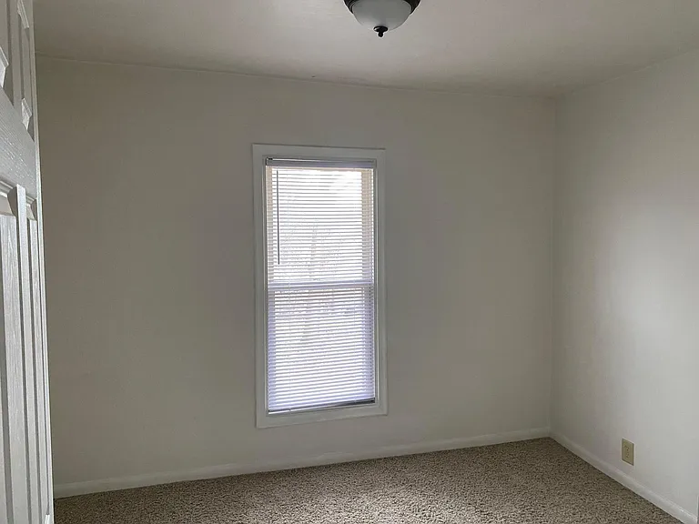 Bedroom, window looks out over Sycamore Creek