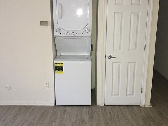 4th image of 206 Osborn St #105