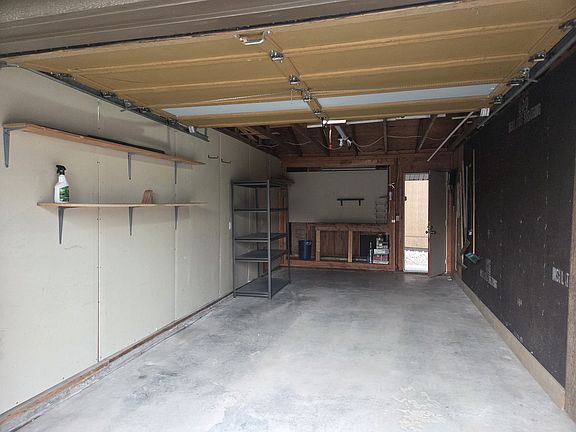 4th image of 132 Hoffman Dr APT A
