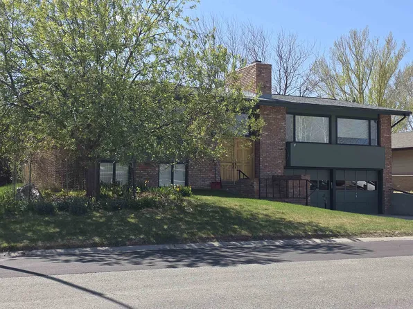 1214 Birch Ln, Cody, WY 82414