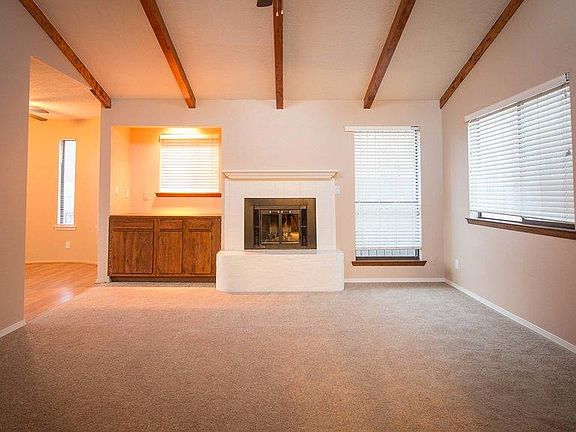 5th image of 9500 Sierra Vista Ct NE