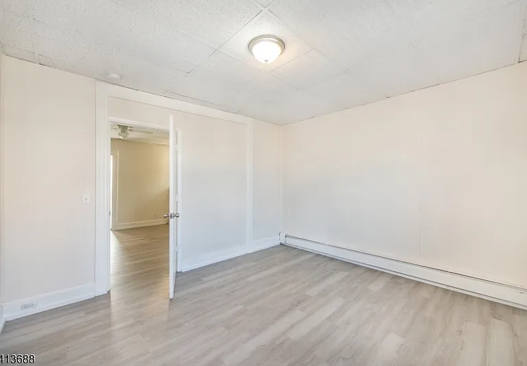 226 Franklin Ave #2R — Photo 9