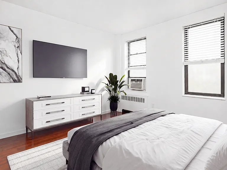 315 E 54th St #2C — Photo 2