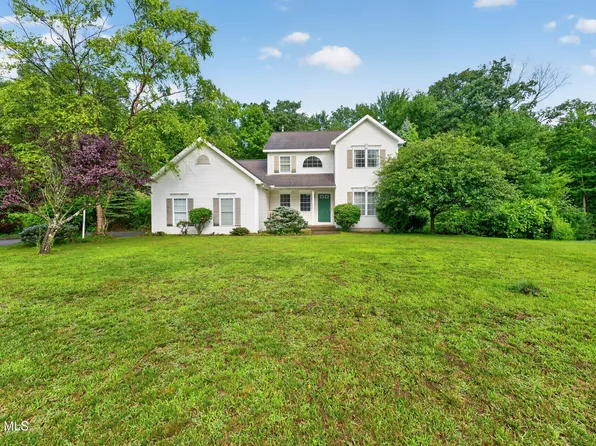 1131 Clute Crest Lane, Niskayuna, NY 12309