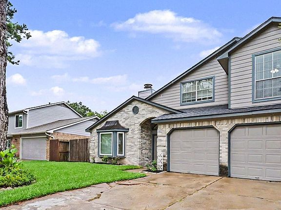 3rd image of 8527 Lake Crystal Dr