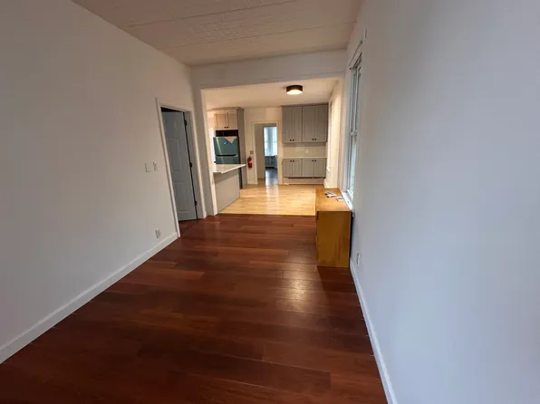 83 Centre Avenue image 5 of 9