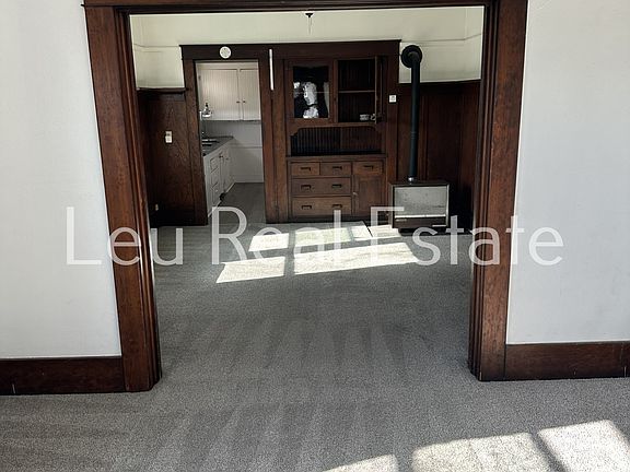 4th image of 122 Grove St APT 4
