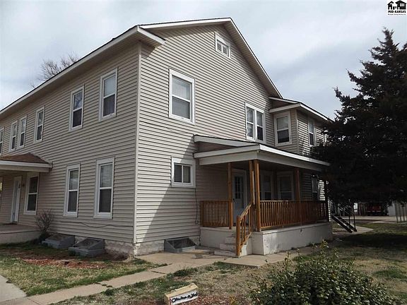 2nd image of 110 N Oak St