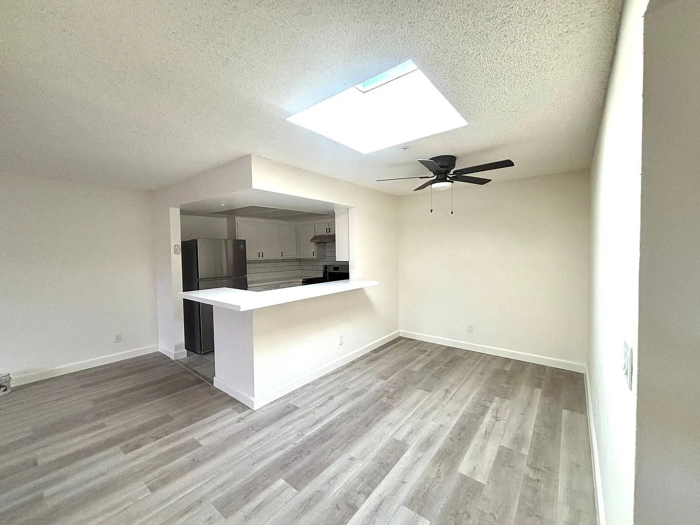 Los Robles Apartments — Photo 3