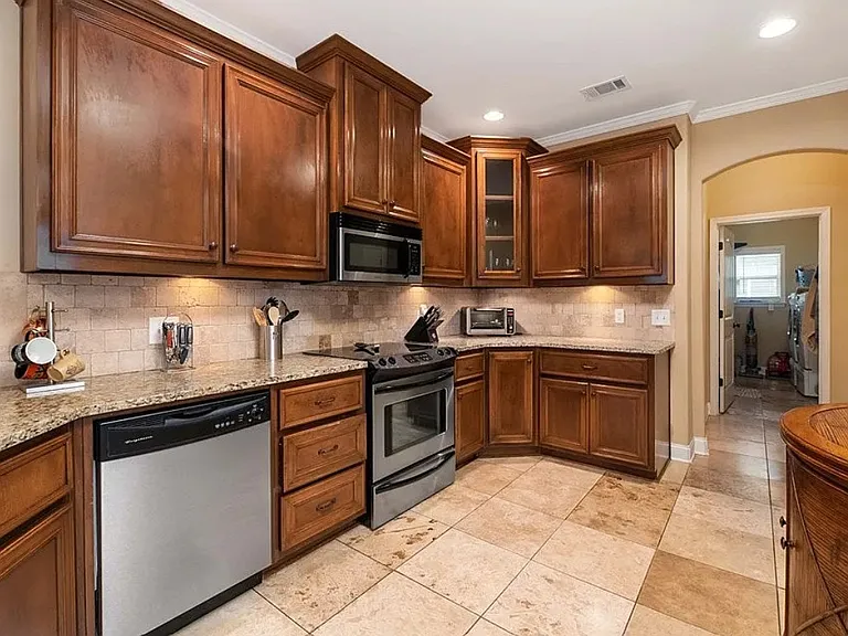 1025 Red Maple Way — Photo 3