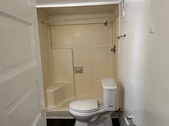 5th image of 117 High St NE APT 3