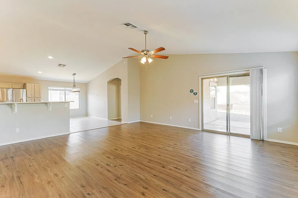 4 bed, 2.0 bath, 1678 sqft, $2,330 — Photo 4