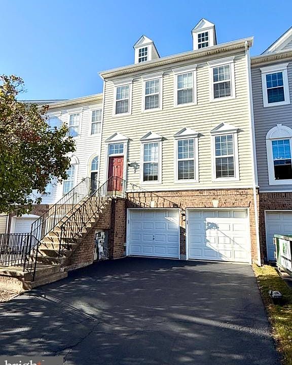 1st image of 822 W Boxborough Dr