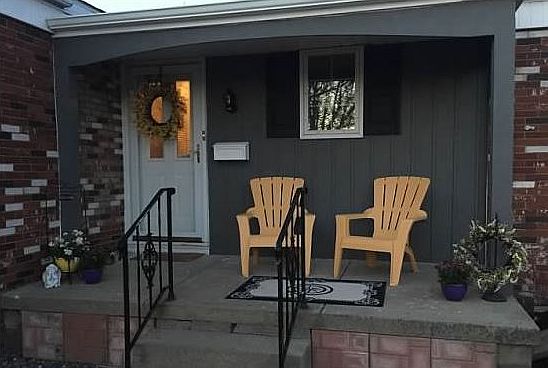 New Paint on Front of Home
