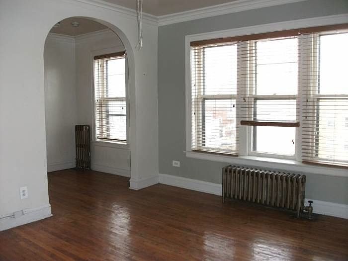 1st image of 4588 N Elston Ave APT 304