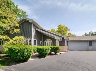 16373 W Menna Ln, Prairie View, IL 60069