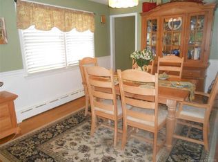 120 Pine Point Dr, Bridgeport, CT 06606