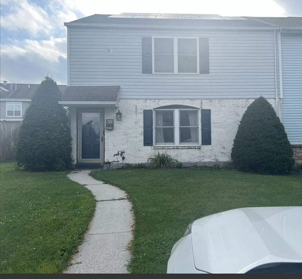 310 Sue Dr — Photo 1