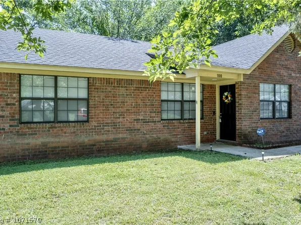 100 S Hickory St, Sallisaw, OK 74955