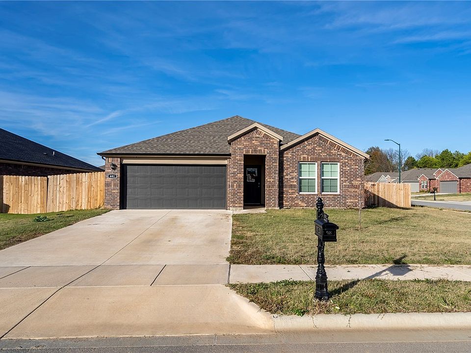 1st image of 601 Cattleman Ln