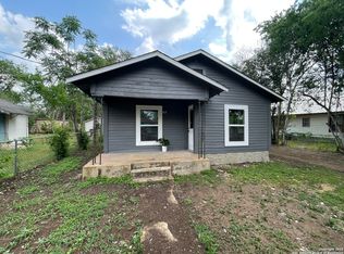 715 Mitchell Ave, Seguin, TX 78155