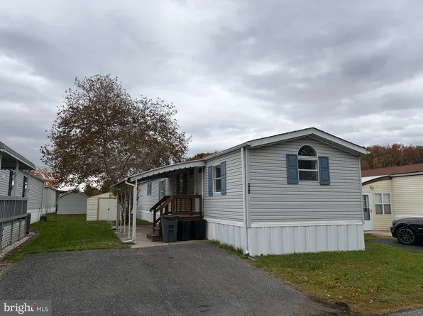 806 Leswood Ct, Dundalk, MD 21222