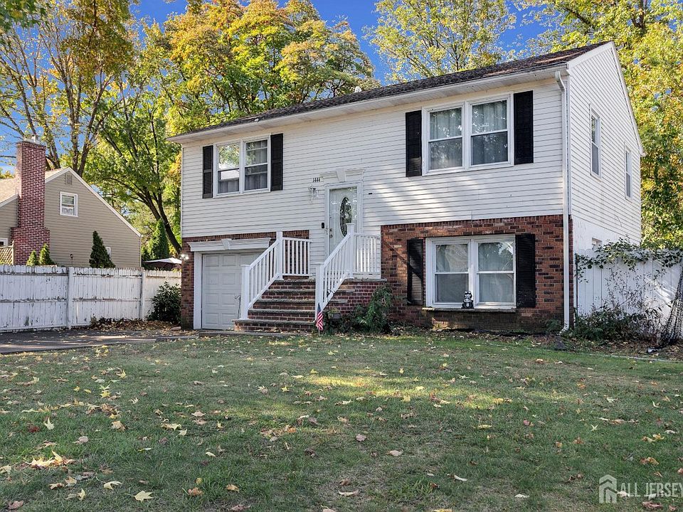 1st image of 1444 Dogwood Dr