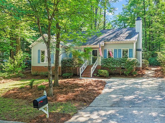 3rd image of 5 Briarfield Ct