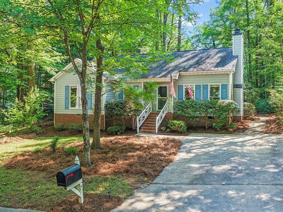 1st image of 5 Briarfield Ct