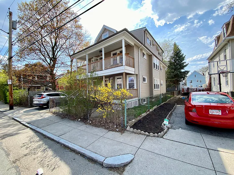 39 Westford St #1 — Photo 36