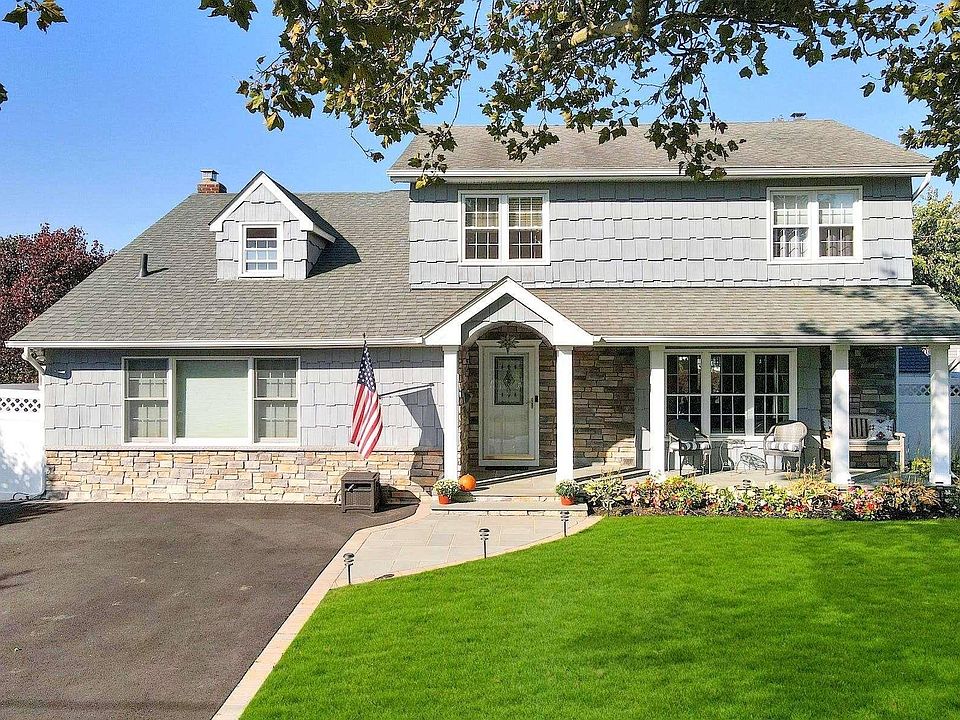1st image of 305 Martin Drive