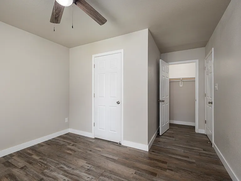 1824 N Hillcrest Ave — Photo 20
