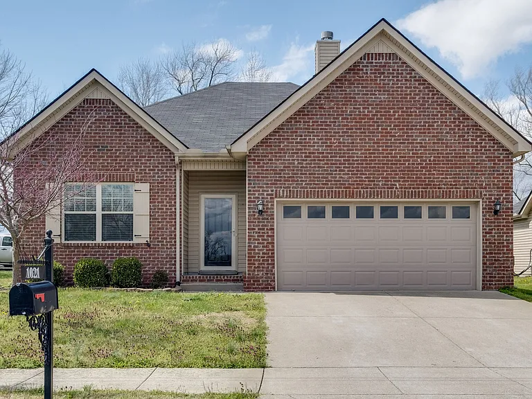 1021 Lindyn Lee Way — Photo 1