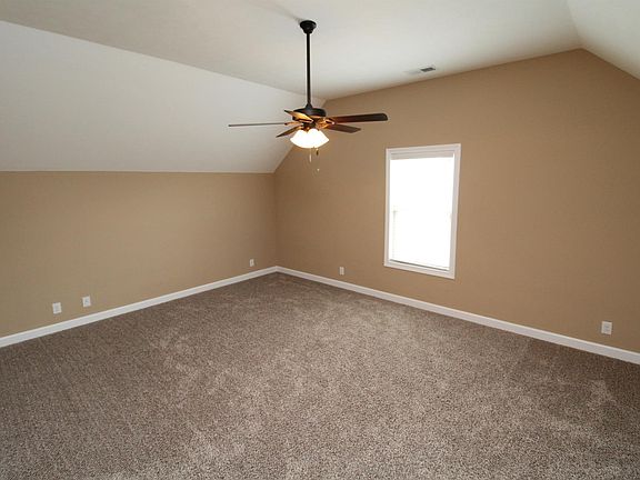 5th image of 615 Fox Path Ln