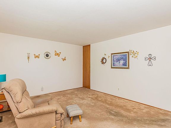 4th image of 50 Ville Teresa Ct