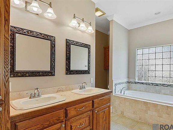 5th image of 18104 Bayou Pierre Dr