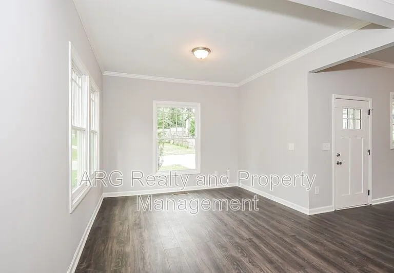 393 Atwood St SW — Photo 2