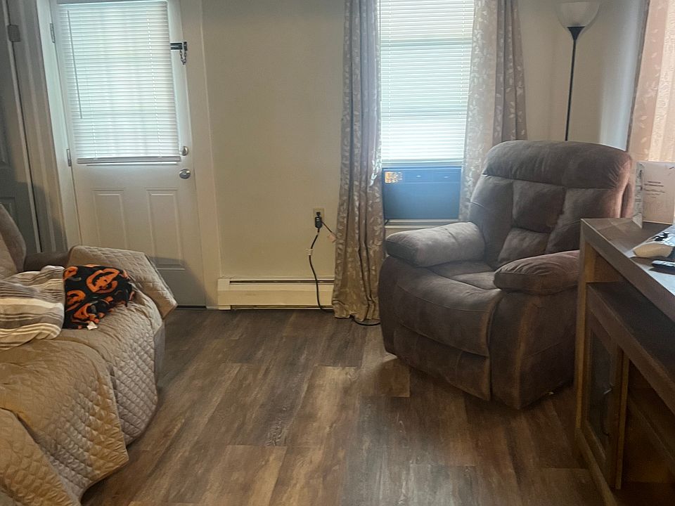 1st image of 77 Viall Ave #2