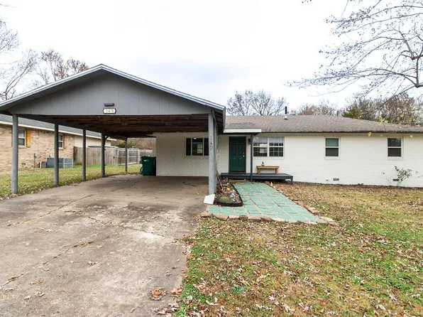 149 E Terry St, Farmington, AR 72730