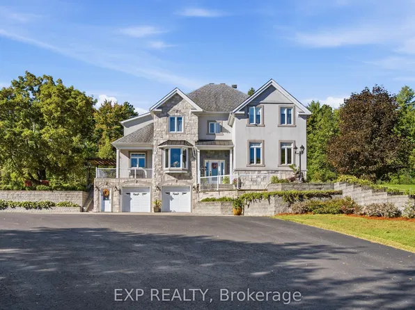3402 Champlain St, Clarence Rockland, ON K0A 1E0