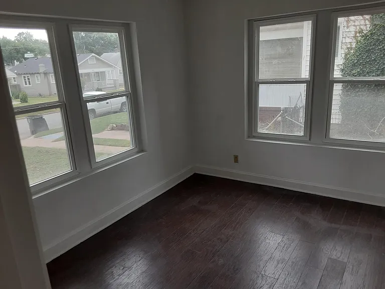 1120 S Gary Pl — Photo 10