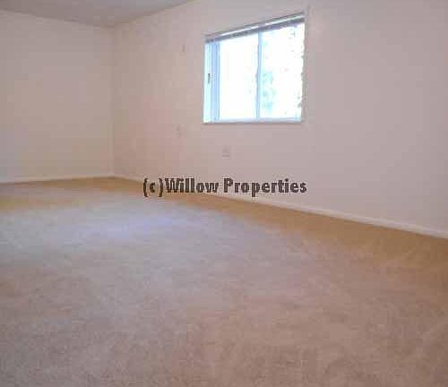 4th image of 2031 E 57th St