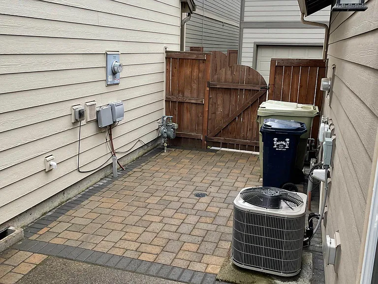 379 SW 203rd Ter — Photo 13
