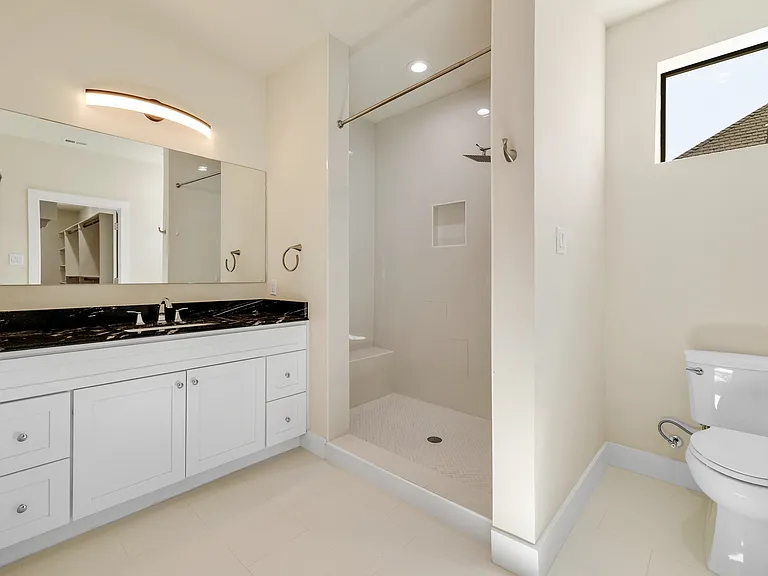 6449 Royalton Dr — Photo 27